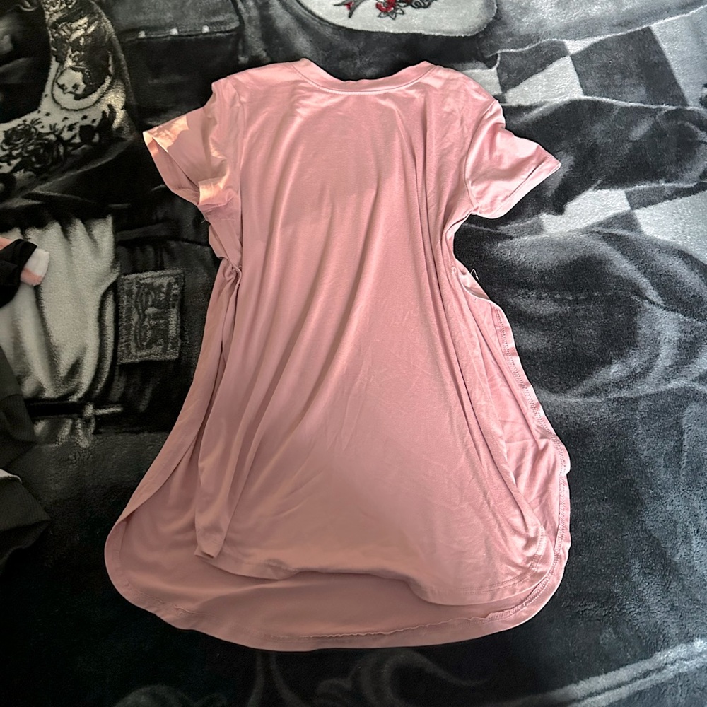 Shirt opening on the sides